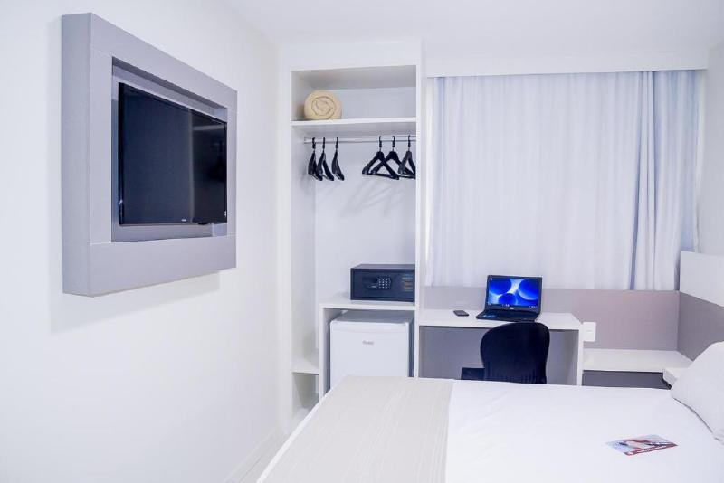 Bristol Easy Uba Hotel Buitenkant foto